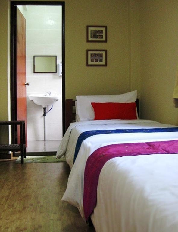 Beds Guesthouse Hostel 쿠칭 객실 사진