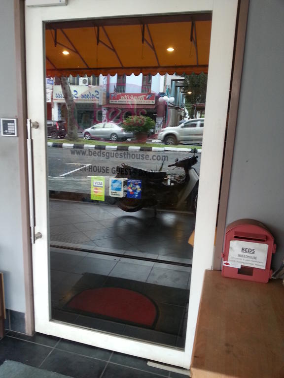 Beds Guesthouse Hostel 쿠칭 외부 사진