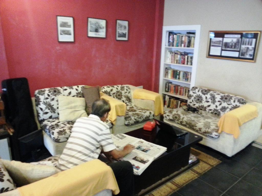 Beds Guesthouse Hostel 쿠칭 외부 사진