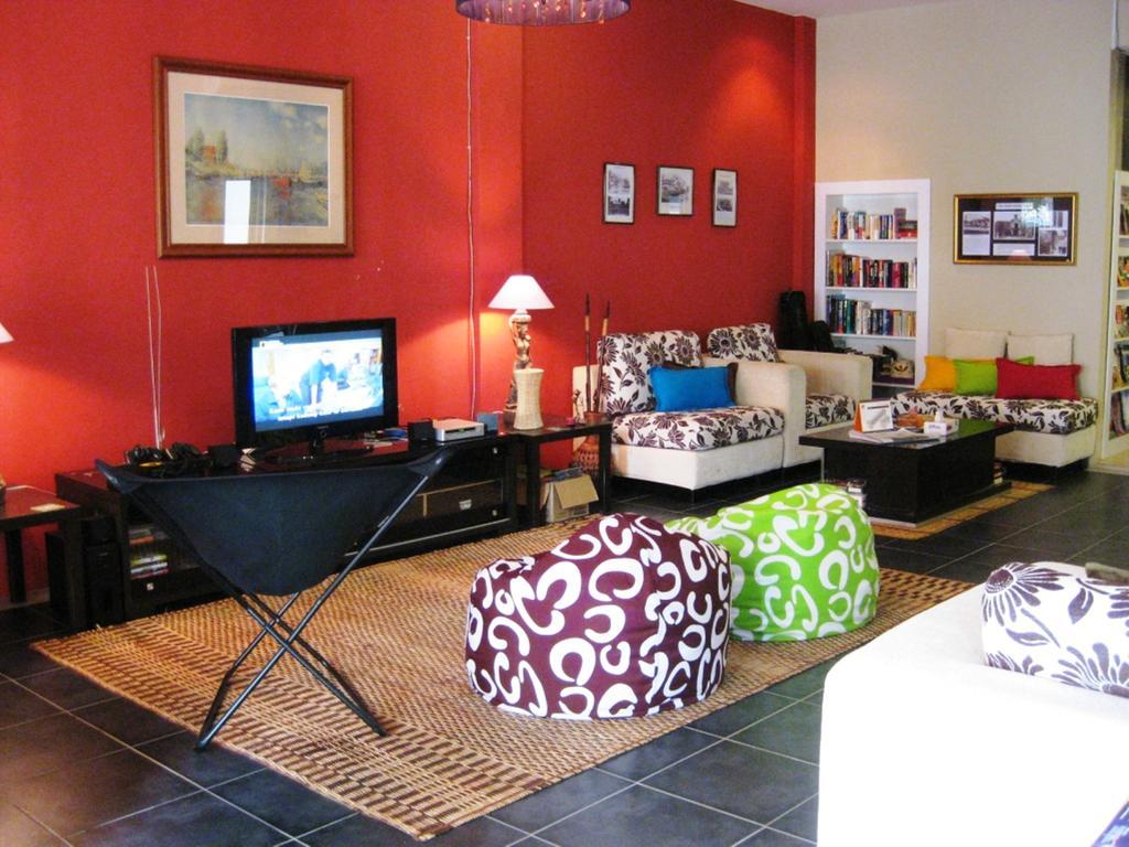 Beds Guesthouse Hostel 쿠칭 외부 사진