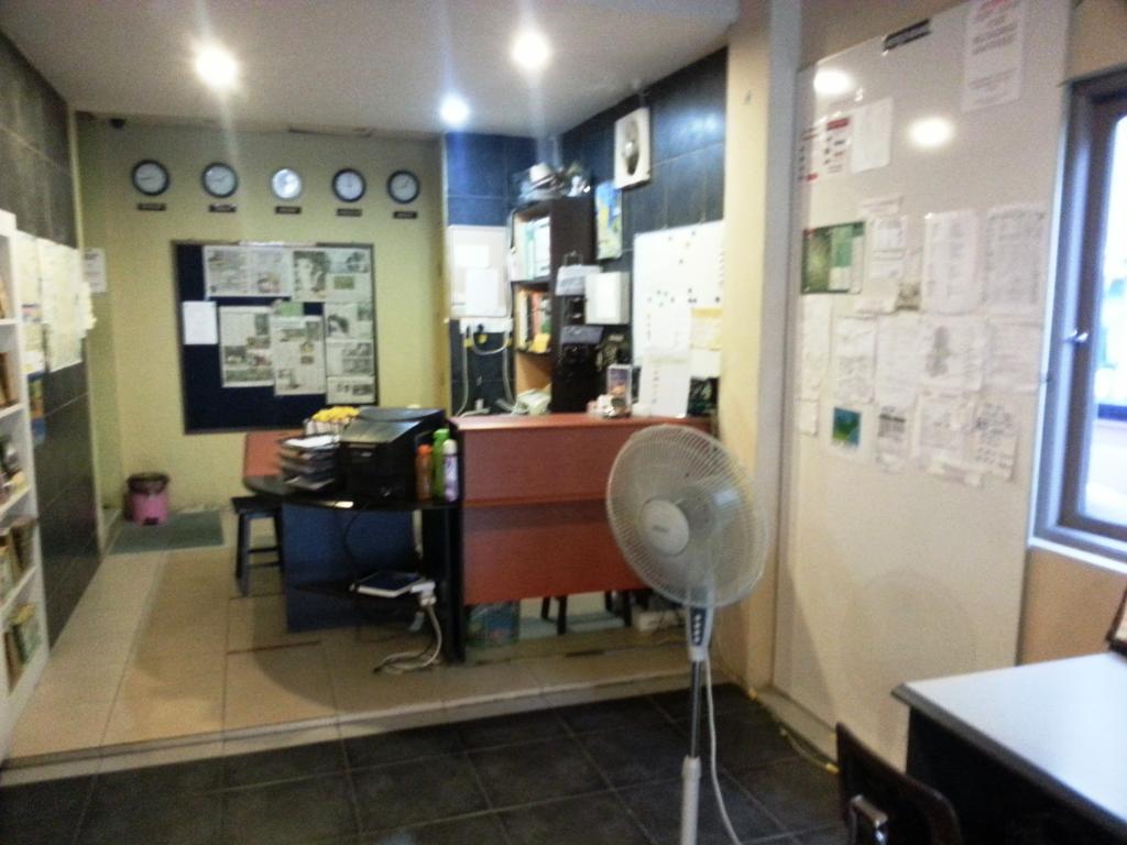 Beds Guesthouse Hostel 쿠칭 외부 사진