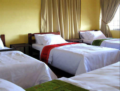 Beds Guesthouse Hostel 쿠칭 외부 사진