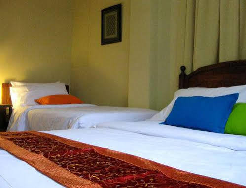 Beds Guesthouse Hostel 쿠칭 외부 사진
